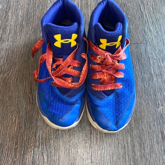 Under Armour size 1 boys sneakers shoes - Picture 2 of 6